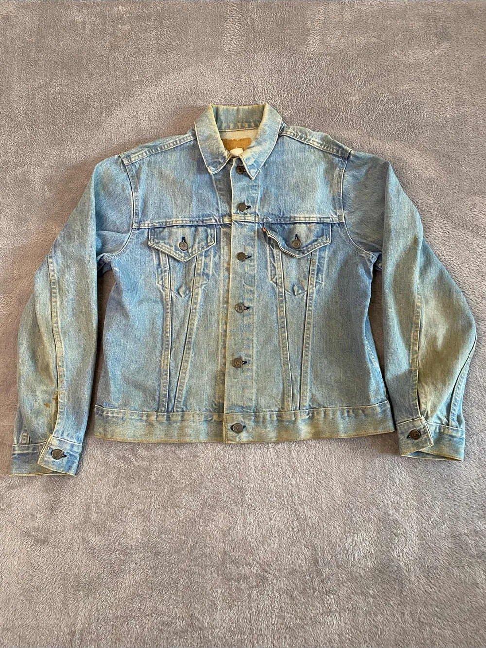 VTG Levi's Light-Wash Denim Trucker Jacket Sz 44 Red Tab 80s-90s Distressed Worn